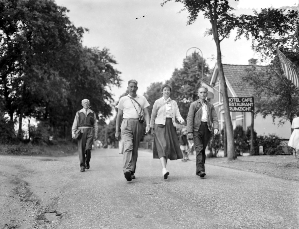 Vierdaagse afstandsmarsen in Apeldoorn, opdrachten voor de Typhoon te Zaandam, Bestanddeelnr 909-7378