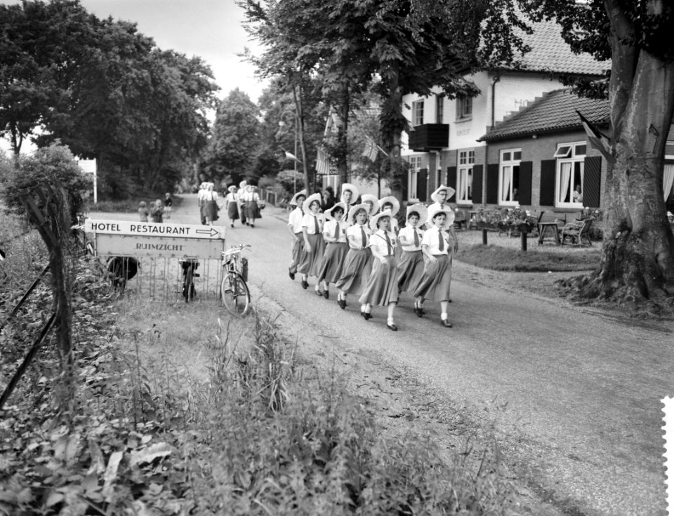 Vierdaagse afstandsmarsen in Apeldoorn, Bestanddeelnr 909-7373