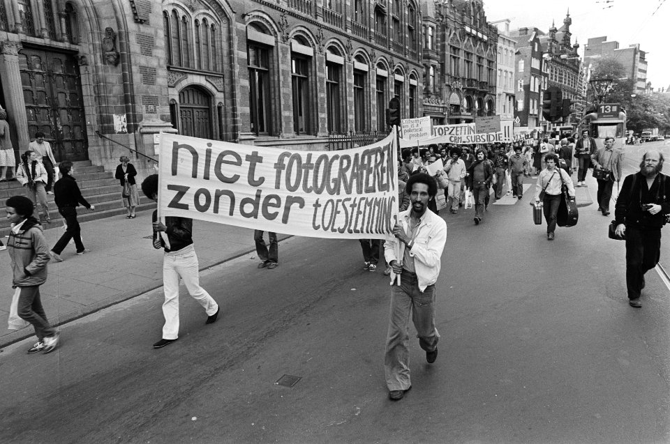 Vierdaagse protesttocht vanaf Amsterdam naar Den Haag , waar ze vrijdag zullen demonstreren bij ministeries van CRM en Justitie, Bestanddeelnr 931-5447