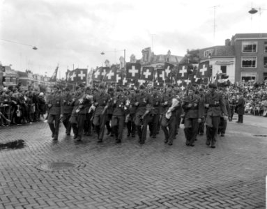 Vierdaagse Nijmegen, Zwitsers komen binnen, Bestanddeelnr 919-4076