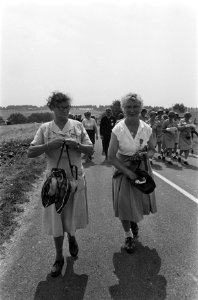 Vierdaagse Nijmegen, derde dag twee dames, Bestanddeelnr 923-6952