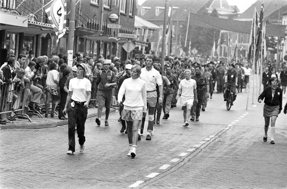 Vierdaagse Nijmegen, eerste dag, Bestanddeelnr 924-7476