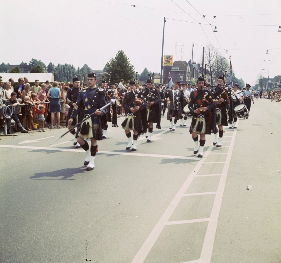 Vierdaagse Nijmegen, finale Schotse doedelzakband, Bestanddeelnr 254-8516