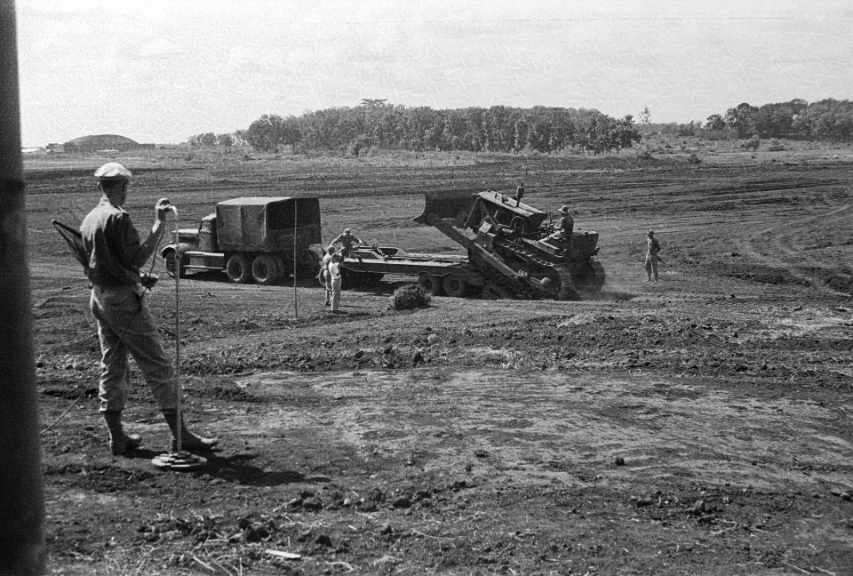 Viering 2e eeuwfeest door de Genie te Tjilitjan. Demonstraties zwaar materieel, Bestanddeelnr 1674-6-2