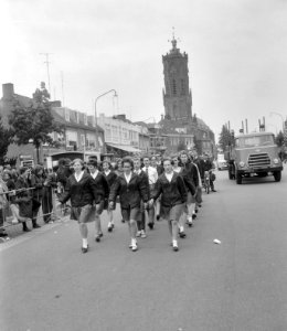 Vierdaagse te Nijmegen van start, de vierdaagse trekt door de Betuwe, Bestanddeelnr 918-0023