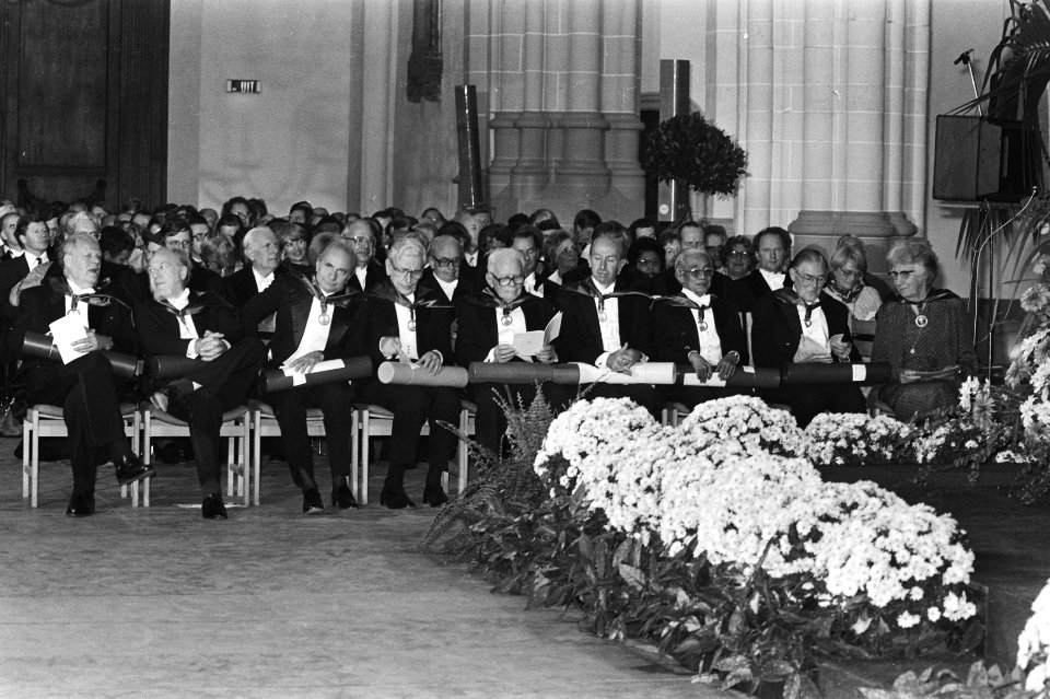 Viering 100-ste Dies Natalis VU in de Nieuwe Kerk , Van Melsen , Barnaby, Duby, , Bestanddeelnr 931-0955
