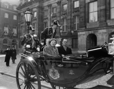 Vierde en vijfde dag Koninklijk bezoek rijtoer Jordaan en Staatslieden buurt, Bestanddeelnr 907-7073