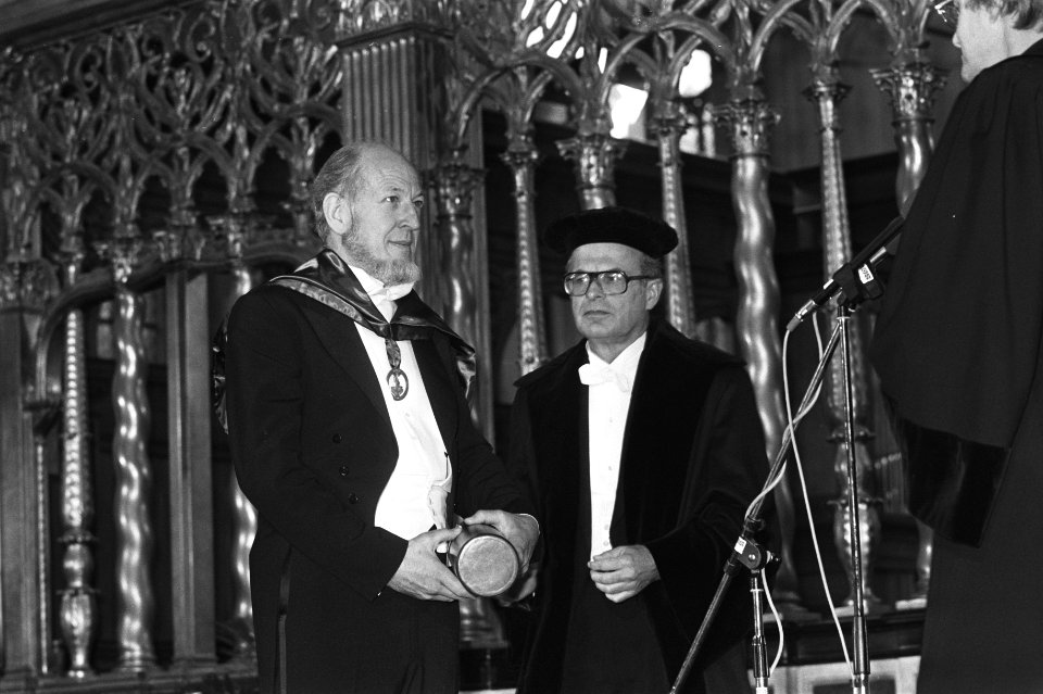 Viering 100-ste Dies Natalis VU in de Nieuwe Kerk , 8 9 dr. Barnaby in wiskunde , Bestanddeelnr 931-0951