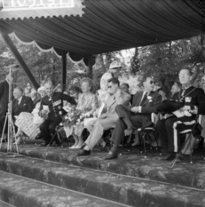 Vierde dag van het bezoek van Koning Boudewijn huldiging op het Vrijthof door de, Bestanddeelnr 910-5191