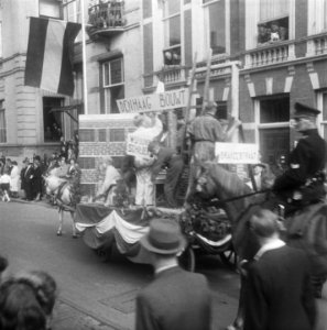 Viering van de verjaardag van de koningin in Den Haag, Bestanddeelnr 900-6911