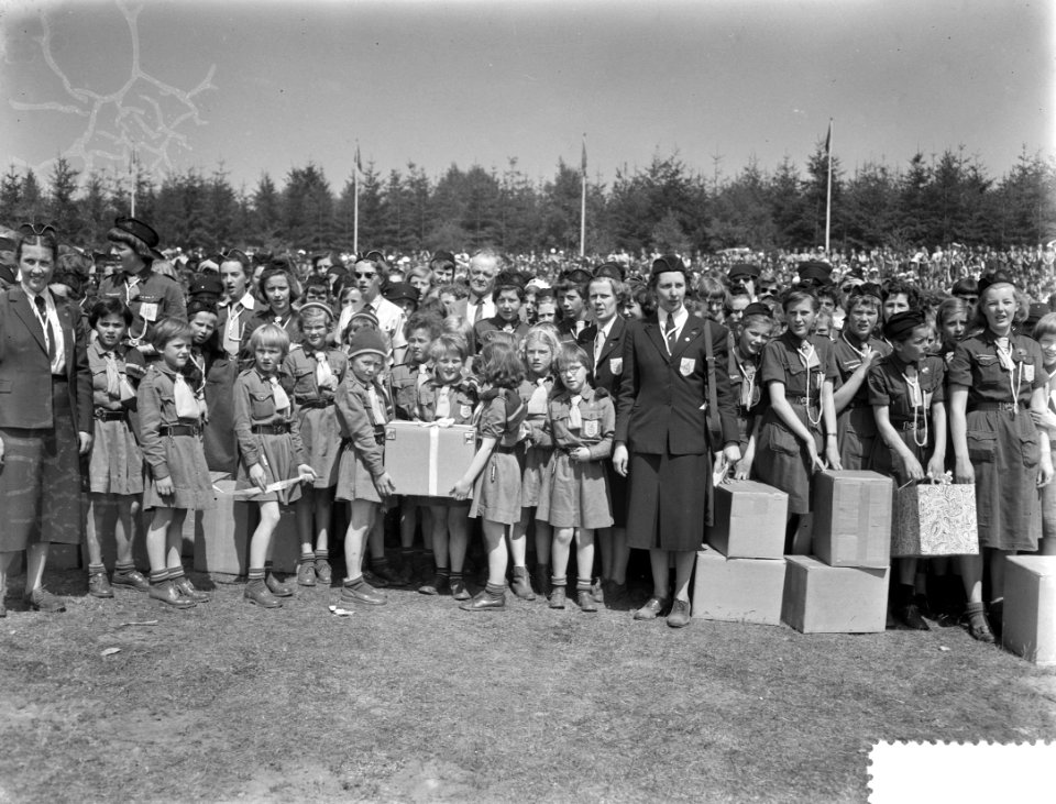 Viering 40-jarig jubileum N.P.G. op de Goudsberg te Lunteren. Prinses Marijke te, Bestanddeelnr 907-7751