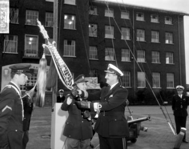 Viering van het 300 jarig bestaan van het Korps Mariniers bij de Van Ghent Kazer, Bestanddeelnr 918-5234