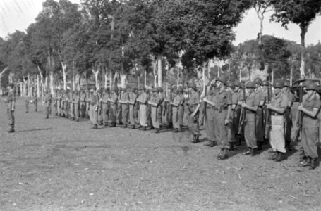 Viering 4-jarig bestaan Regiment Stoottroepen door 5 Bataljon Stoottroepen te Am, Bestanddeelnr 1092