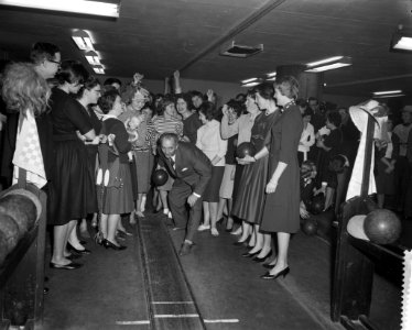 Viering 9e lustrum van de Rotterdamse Vrouwelijke Studenten Vereniging in het Gr, Bestanddeelnr 912-1055