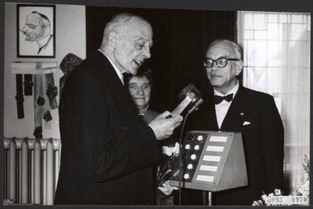 Viering 75e verjaardag radio boekrecencent p h ritter, Bestanddeelnr 093-0970