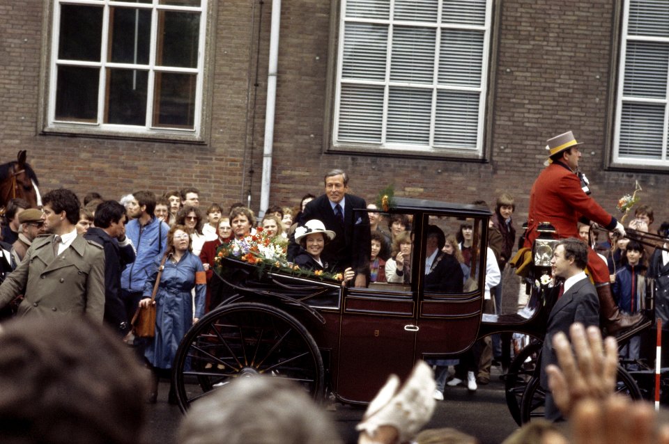 Viering Koninginnedag in Breda nr. 6 Prins Claus, nr. 7 , 8, 9 Koningin Beat, Bestanddeelnr 253-8542