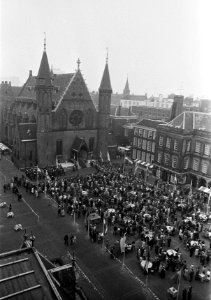 Viering Zilveren Regeringsjubileum van Koningin Juliana in Den Haag , overzicht , Bestanddeelnr 926-6680