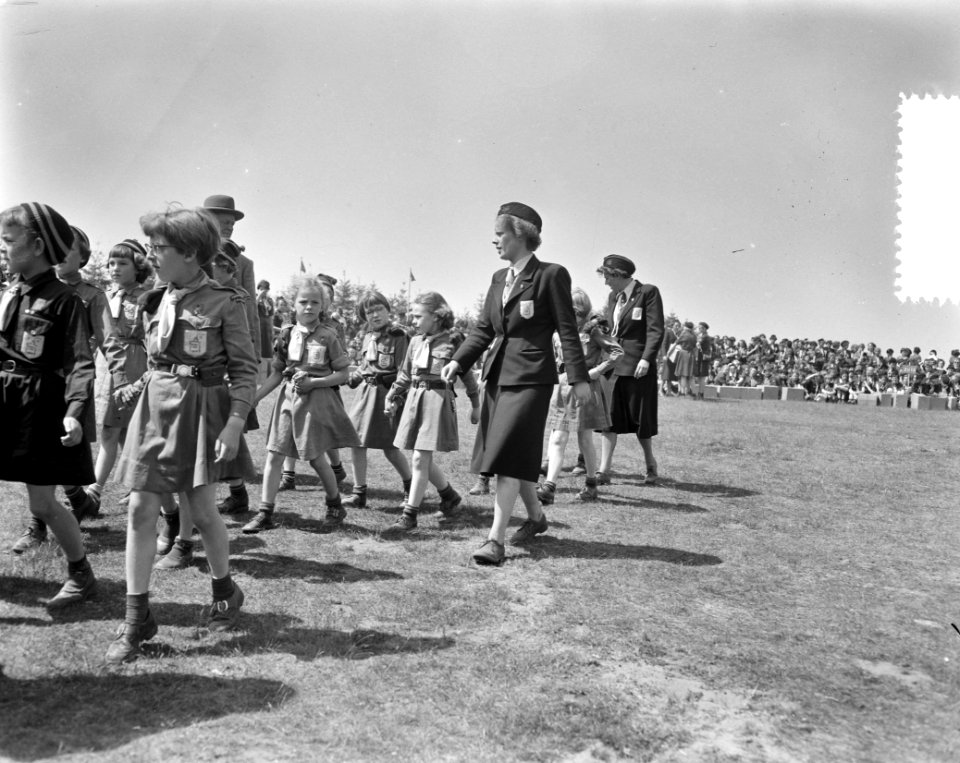Viering 40-jarig jubileum N.P.G. op de Goudsberg te Lunteren. Prinses Marijke t…, Bestanddeelnr 907-7748