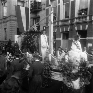 Viering van de verjaardag van de koningin in Den Haag, Bestanddeelnr 900-6910