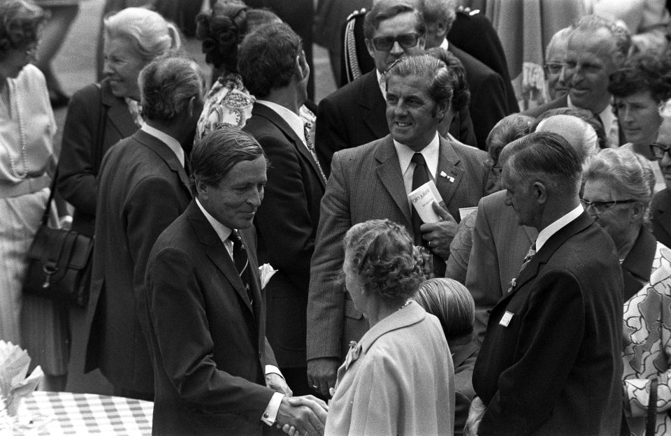 Viering Zilveren Regeringsjubileum van Koningin Juliana in Den Haag , nummer 14 , Bestanddeelnr 926-6676