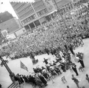 Viering Koninginnedag in Rotterdam, Bestanddeelnr 909-5250