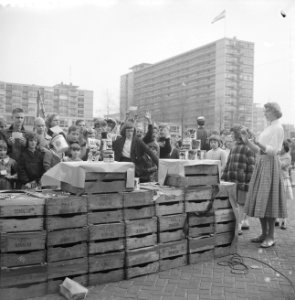 Viering Koninginnedag in Rotterdam, Bestanddeelnr 909-5256