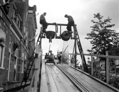 Viering Edam 600 jaar stad, tonsteken, Bestanddeelnr 908-7795