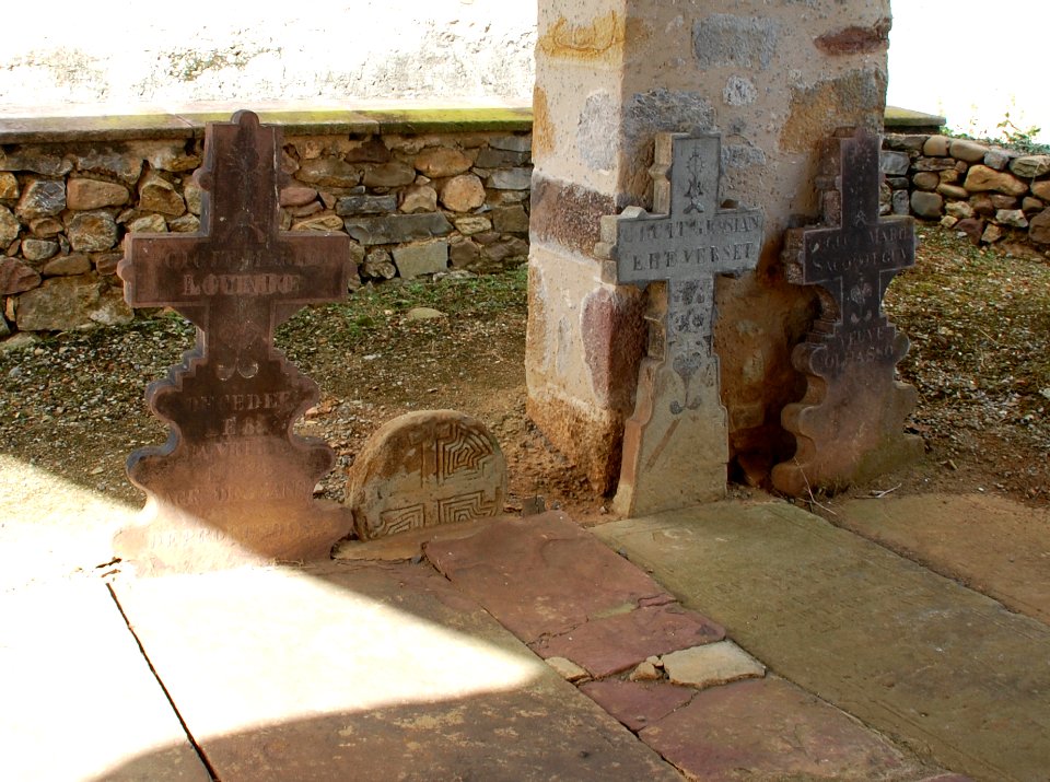 Vieilles tombes Bascassan