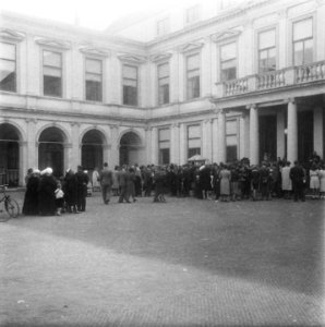 Viering van de verjaardag van de koningin in Den Haag, Bestanddeelnr 900-6909