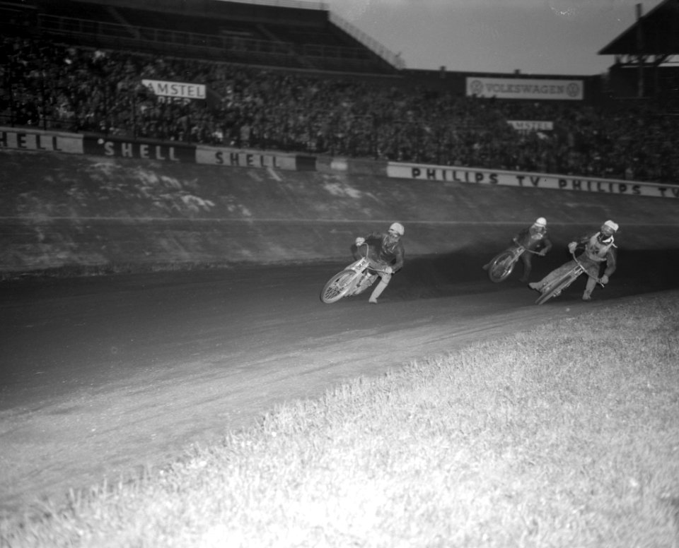 Vierlanden Speedway Races in Olympisch Stadion . Voorop Chum Taylor (Australie),, Bestanddeelnr 915-3419