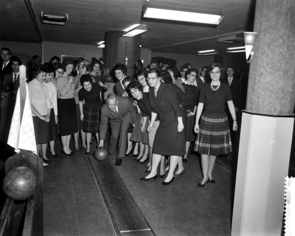 Viering 9e lustrum van de Rotterdamse Vrouwelijke Studenten Vereniging in het Gr, Bestanddeelnr 912-1057