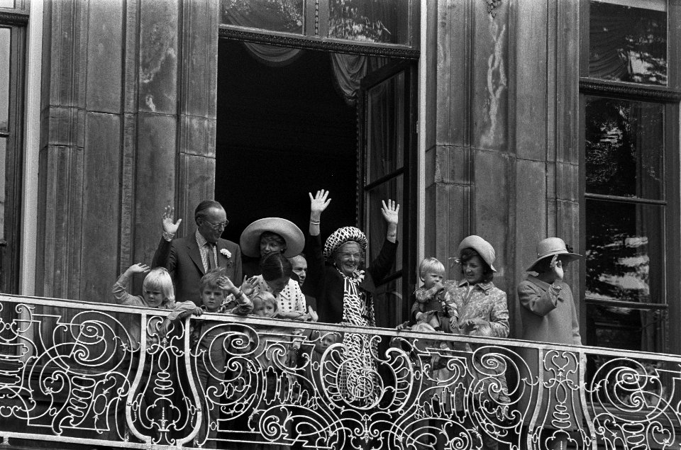 Viering Zilveren Regeringsjubileum van Koningin Juliana in Den Haag , Koninklijk, Bestanddeelnr 926-6690