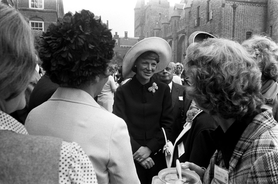 Viering Zilveren Regeringsjubileum van Koningin Juliana in Den Haag , Irene tijd, Bestanddeelnr 926-6677