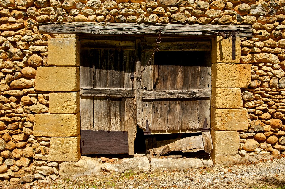 Vieille porte grange Moulin-Haut