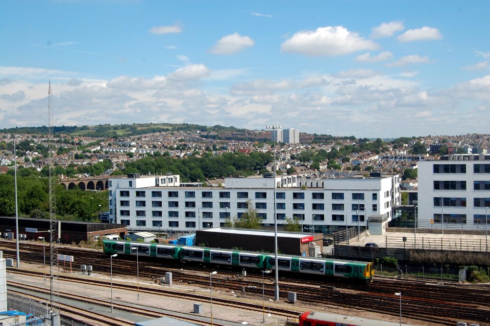 View across New England Quarter from Howard Place, Brighton (July 2019) (1)