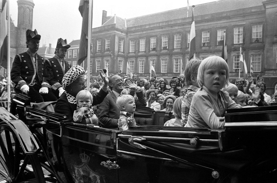 Viering Zilveren Regeringsjubileum van Koningin Juliana in Den Haag , Koninklijk, Bestanddeelnr 926-6658