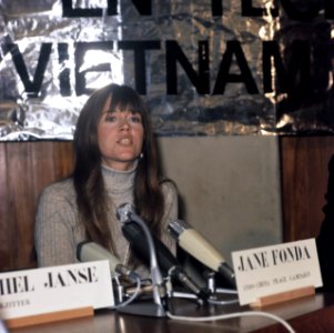 Vietnambijeenkomst in cultureel Centrum De Lindenberg te Nijmegen Jane Fonda (…, Bestanddeelnr 254-9554