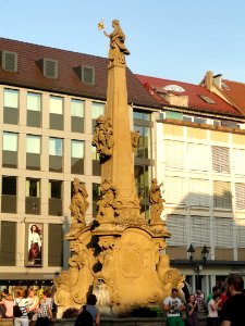 Vierröhrenbrunnen (Würzburg)- DSC02912