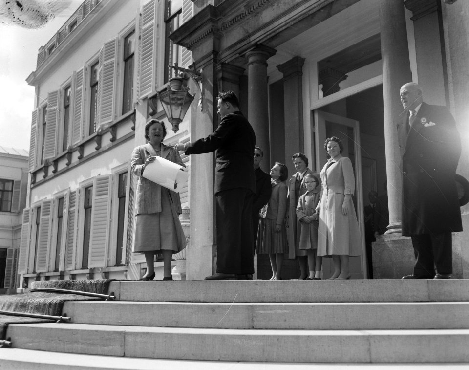 Viering Koninginnedag op Paleis Soestdijk aangetast, Bestanddeelnr 908-5389