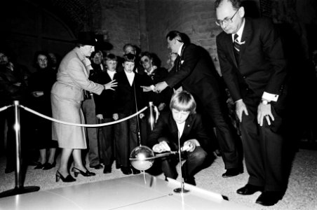 Viering Koninginnedag in Veere, Prins Willem Alexander brandt touwtje door in de Grote Kerk in Veere, Bestanddeelnr 931-4622