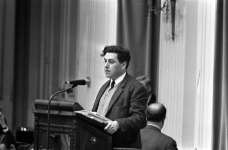 Vietnam-debat in Tweede Kamer , Van der Spek (PSP) aan het woord, Bestanddeelnr 921-0506