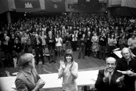Vietnammanifestatie in cultureel centrum De Lindenberg te Nijmegen bijgewoond do, Bestanddeelnr 927-7008