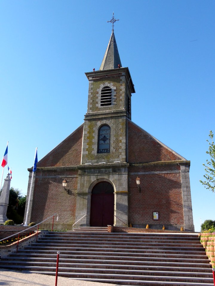 Vieux-Mesnil (Nord, Fr) église, façade