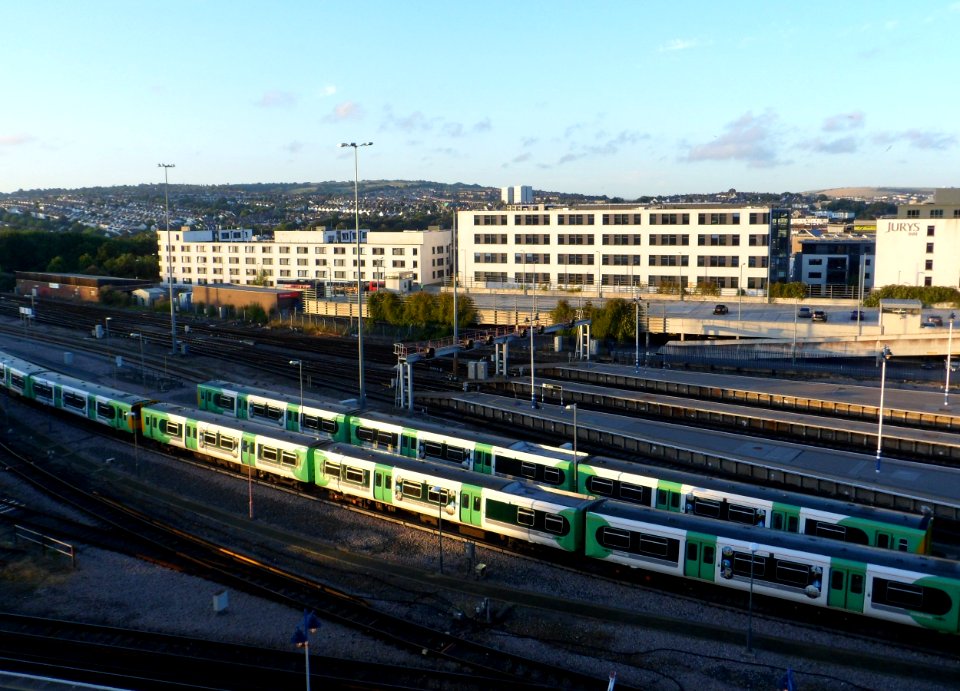 View from Howard Place across railway line to New England Quarter, Brighton (August 2013) (1)