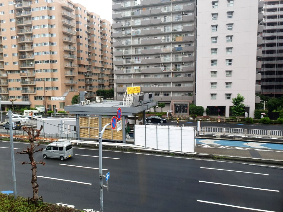 View from Keikyu train near Omorikaigan 4