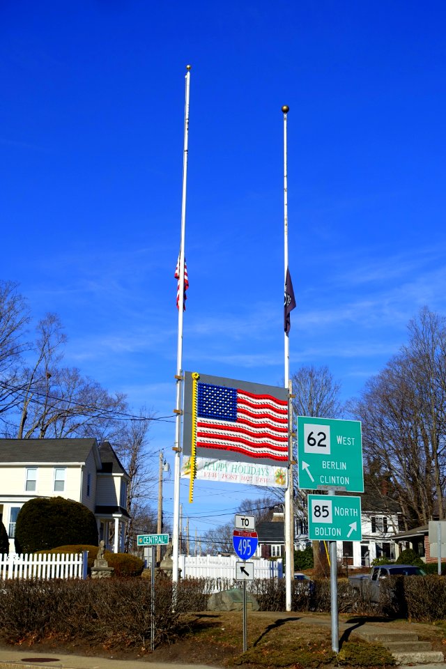 VFW Post 1027 US Flag - Hudson, Massachusetts - DSC08781