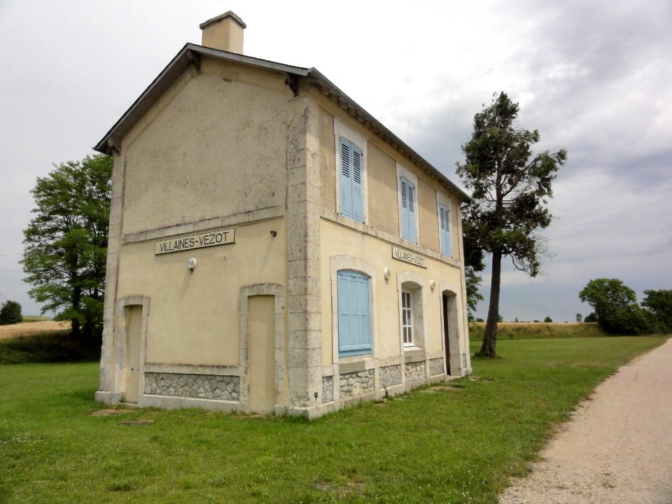 Vezot (Sarthe) ancienne Gare de Vilaines - Vezot, voie verte du Soasnois