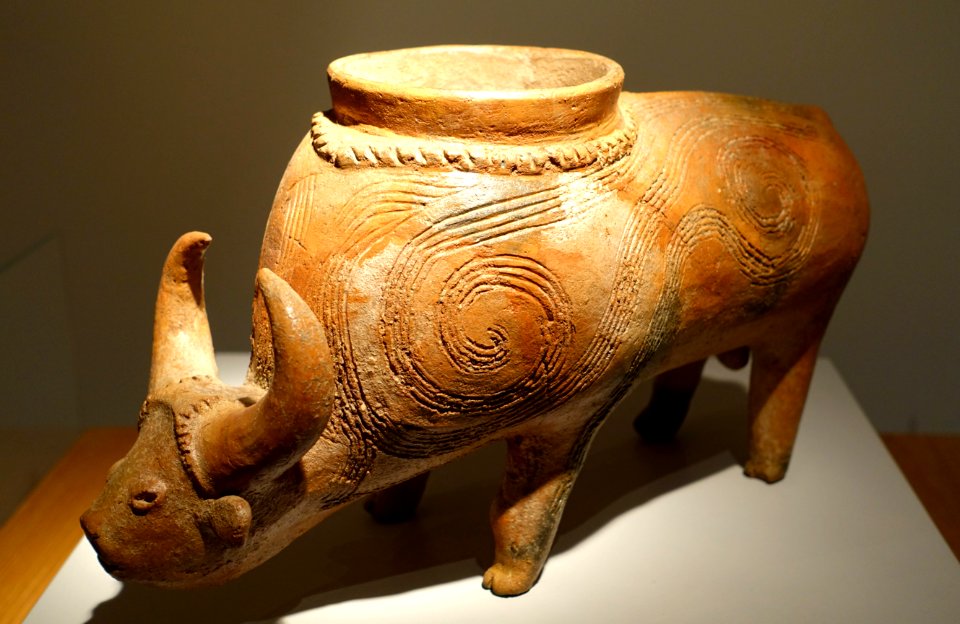Vessel in form of a water buffalo, Thailand, Lopburi, 2300 BC, ceramic- Ethnological Museum, Berlin - DSC01963