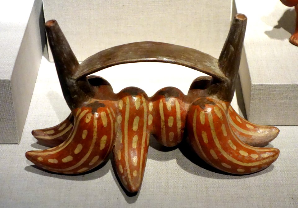 Vessel in the form of chile peppers, Peru, South Coast, Nasca, 1st century BC - 6th century AD, earthenware and pigment - De Young Museum - DSC00328