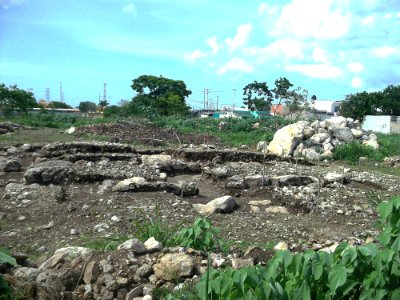 Vestigios arqueológicos junto a la planta termoeléctrica Nachi Cocom, Mérida, Yucatán (01)